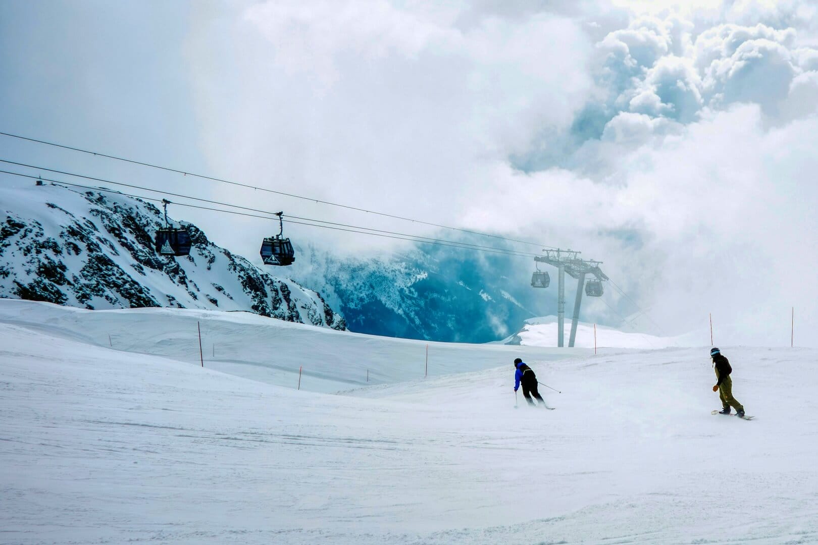 Skiing on a Budget: Smart Tips for an Affordable Mountain Getaway